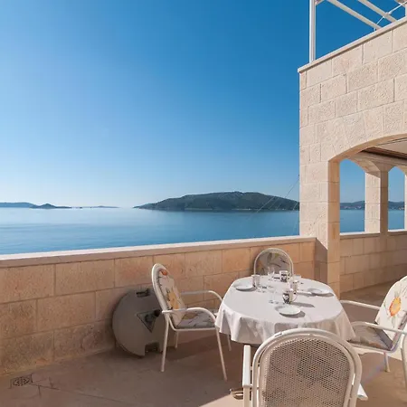 Stunning In Okrug Donji With Kitchen