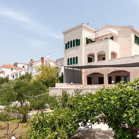 Stunning In Okrug Donji With Kitchen